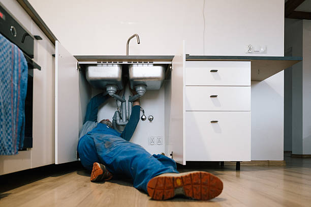Professional Leak Detection technician working in Haslett, MI